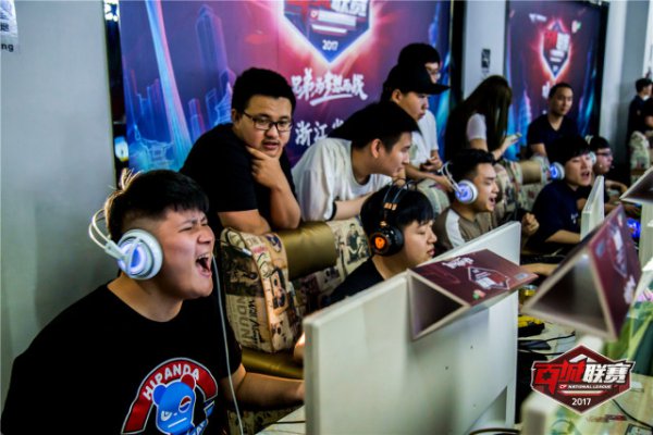 站位手递手 站位手递手