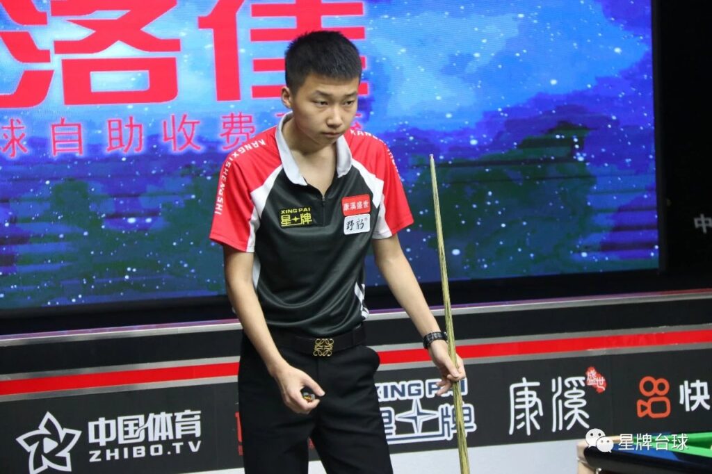 不满在场边 不满在场边